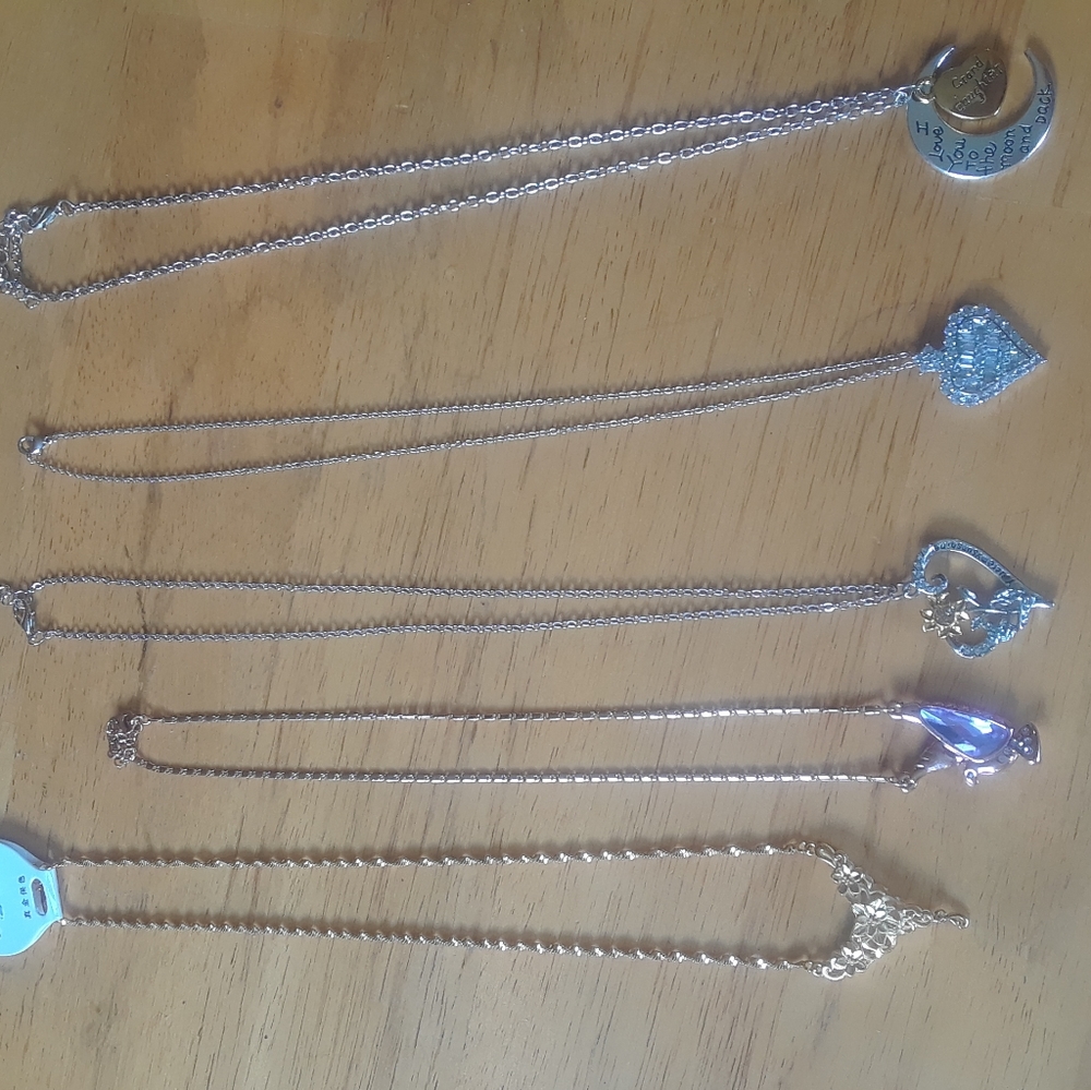 🌻Just In🌻 Lot of 5 Necklaces🌻 Reduced Shipping